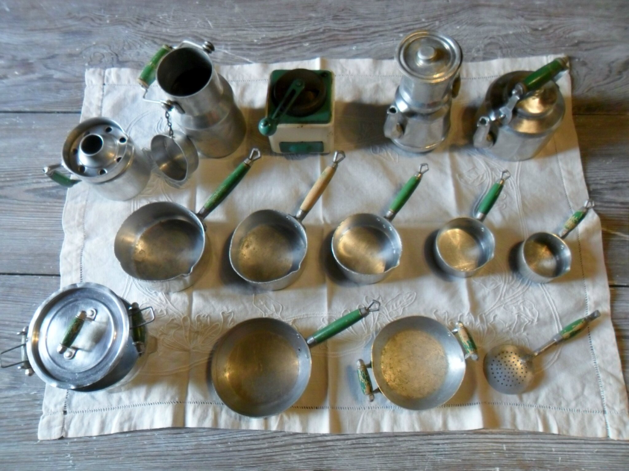 Dînette ancienne en aluminium VENDU