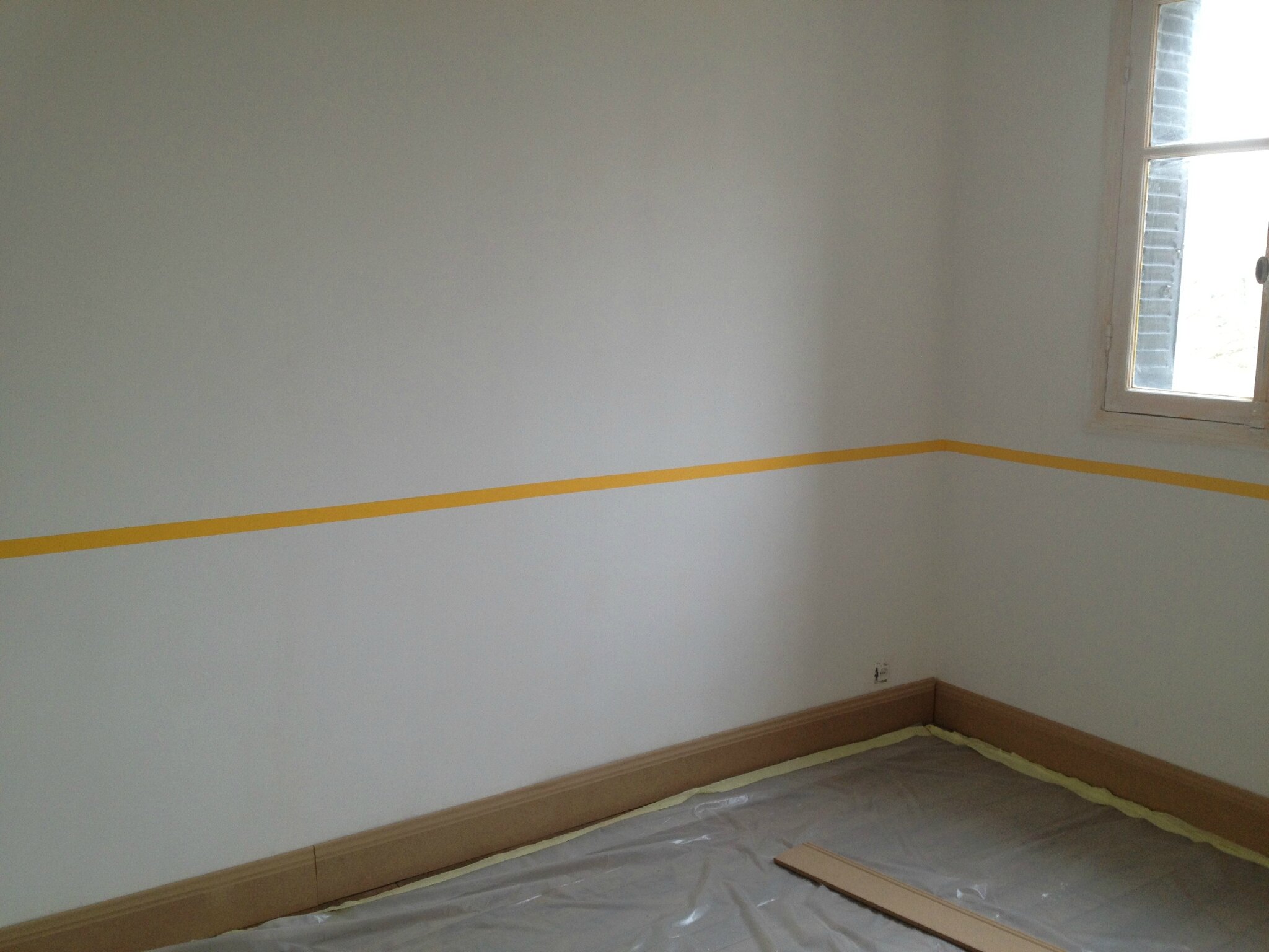 Peinture salon blanc et taupe: couleur peinture salon idees deco ...
