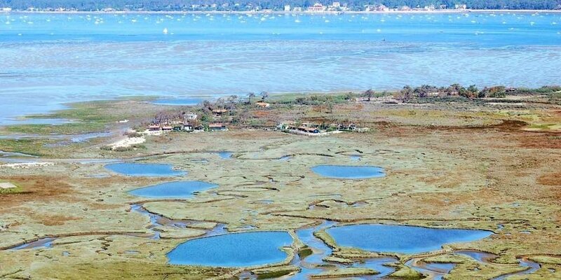 aeacute-rodrome-de-villemarie-agrave-la-testenbsp-le-bassin-vu-du-ciel