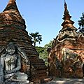 Ava Stupa de l époque de Bagan