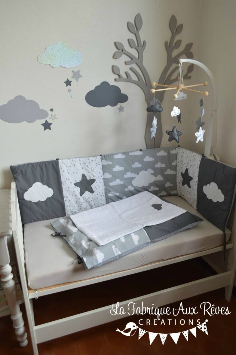 Linge lit bébé et décoration chambre bébé nuages et étoiles gris ...