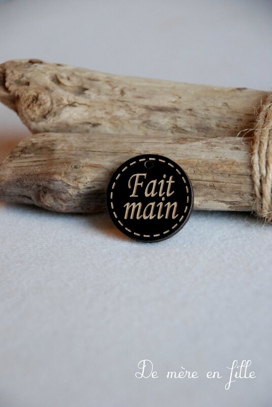 Médaille fait main noire