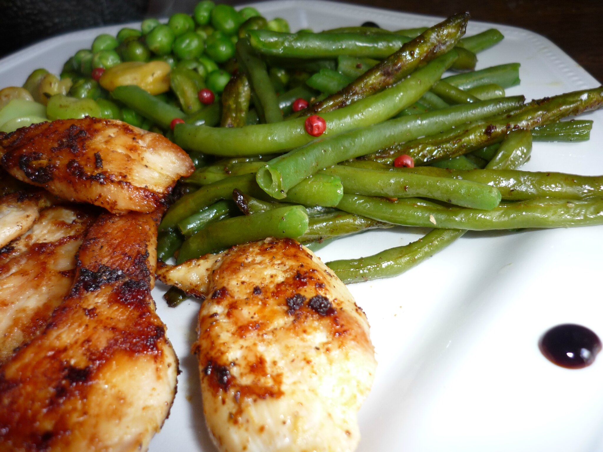 AIGUILLETTES DE POULET AUX LEGUMES VERTS D'ETE 