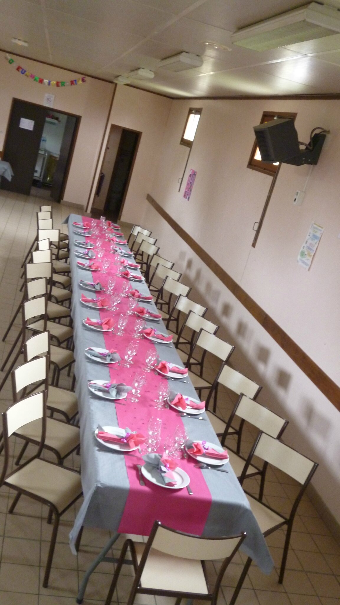 Table des 18 ans de morgane et petites idees deco de salle val ...