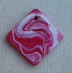Pendentif_rouge_et_blanc