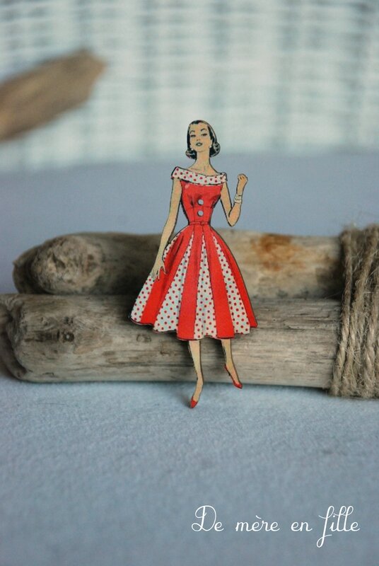 dame robe pois rouges