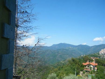 Perinaldo Vista verso Baiardo Sotto la mia casa