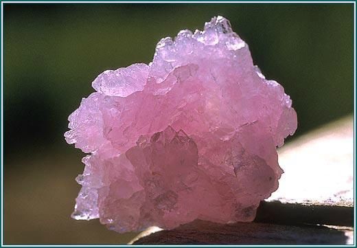 quartz-rose pierre