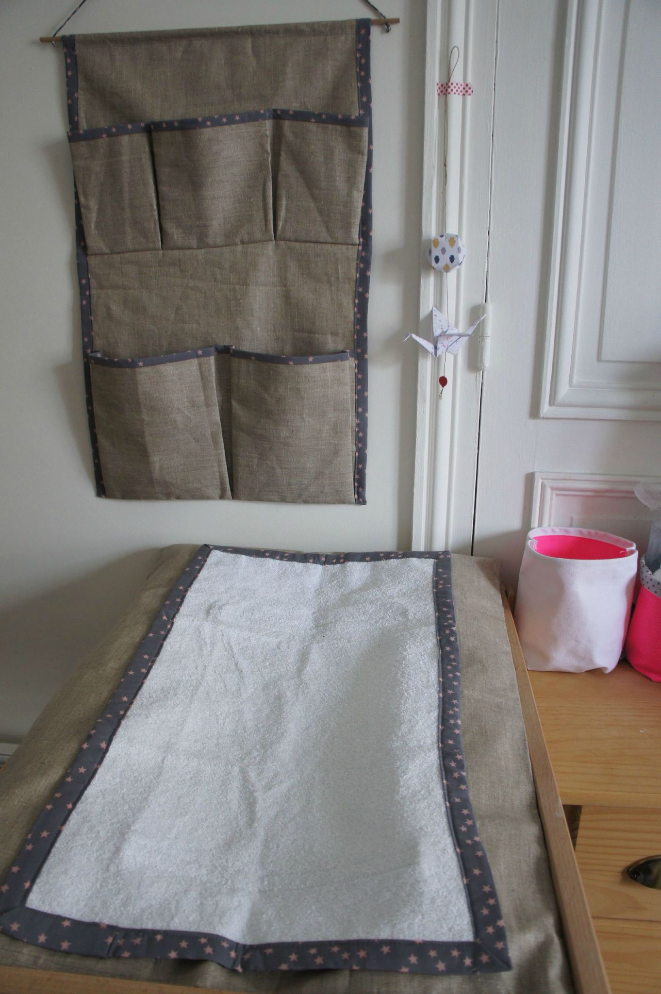â
une chambre de bébé en lin et étoiles ernest est céleste