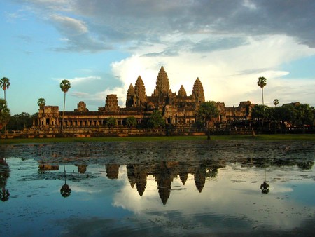 bot_Angkor_Wat_sunset_lg
