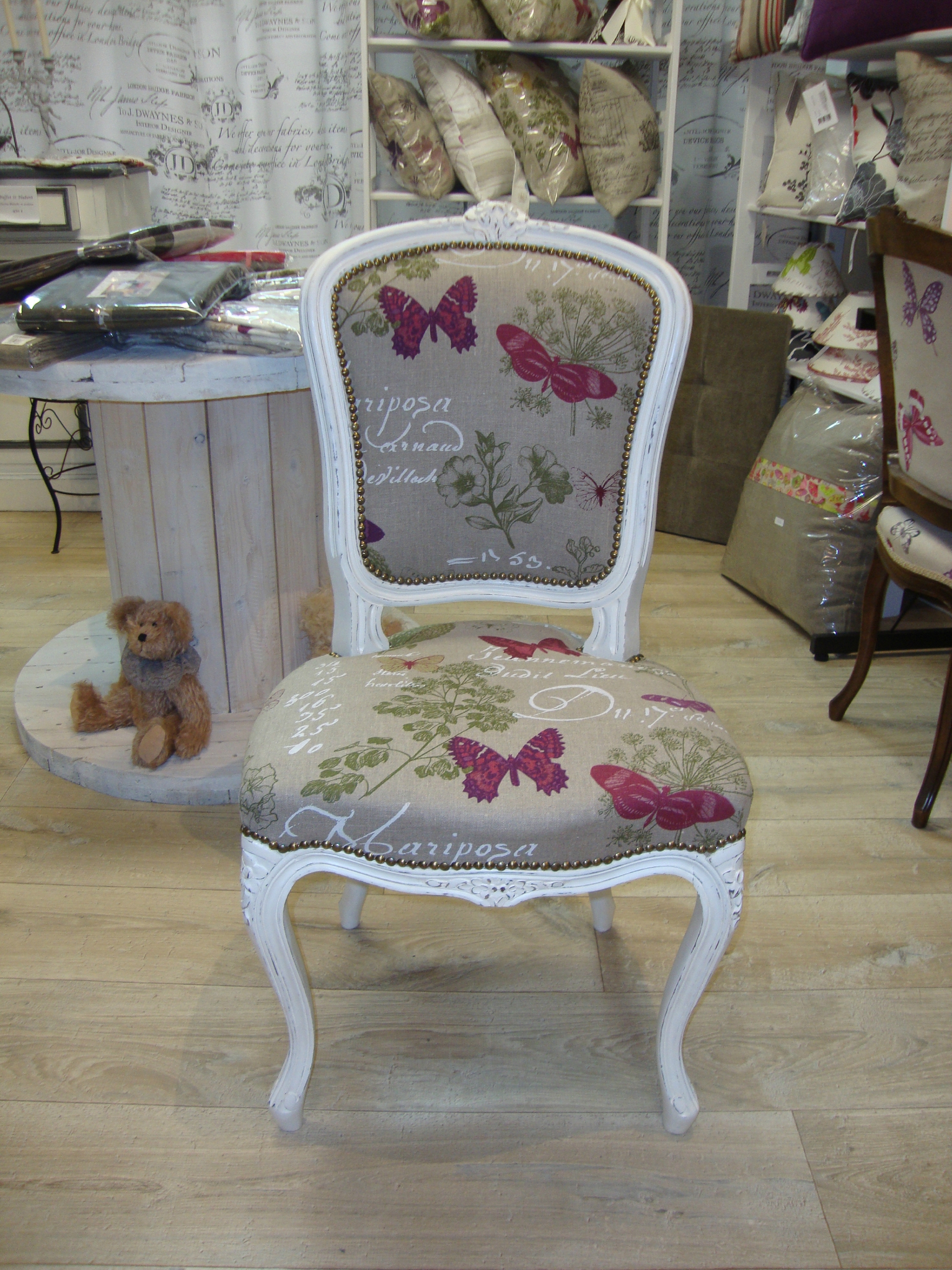 Chaise louis xv blanche et tissu lin kréative déco