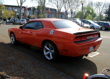Dodge_challenger_SRT_8_6