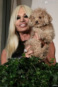 948419-donatella-versace-appears-with-her-dog-620x0-2