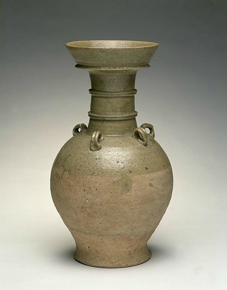 Vase with dish-shaped mouth, Southern China, Sui dynasty (581-618)