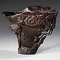 Rare coupe libatoire en corne de rhinocéros sculptée. chine, dynastie ming, xviième siècle