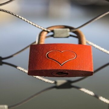 PUISSANT VOYANT: LE CADENAS MYSTIQUE VAUDOU DE L'AMOUR INFINI