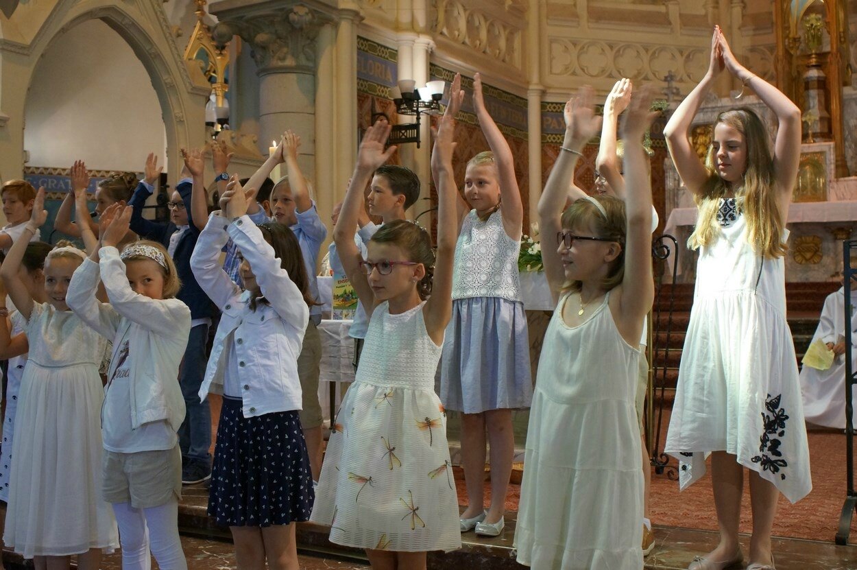 2017-05-28-entrées eucharistie-VIEUX-BERQUIN (53)