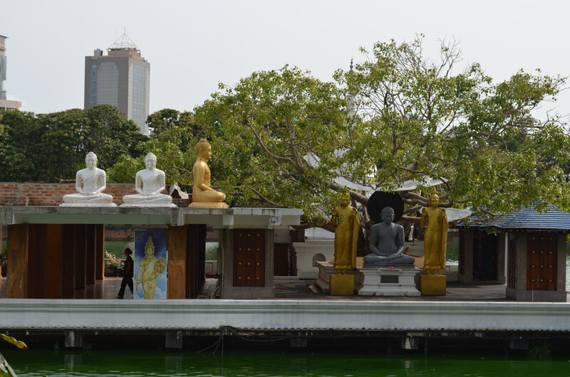 Le lac - Temple boudhiste 03