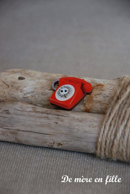 téléphone rouge