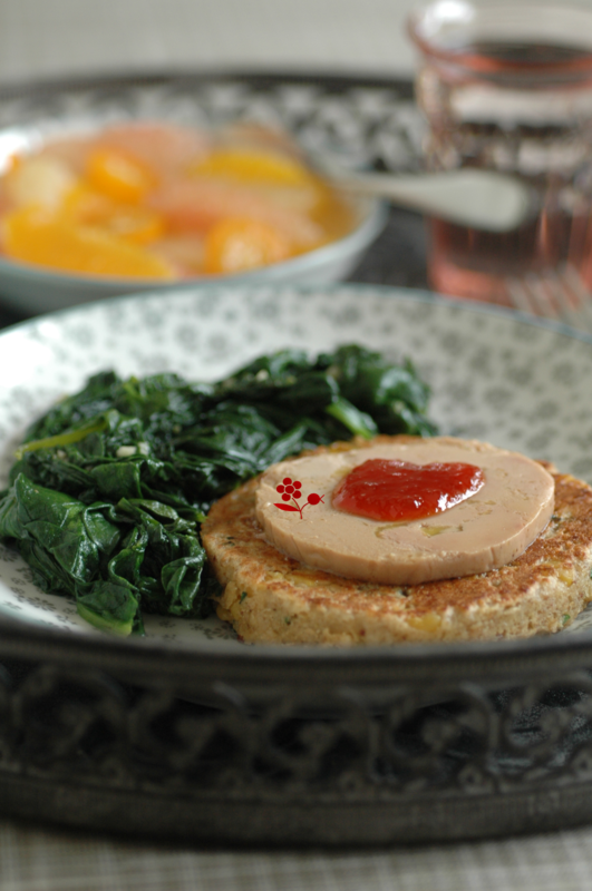 Galette flocons avoine-sarrasin & maïs, foie gras & gelée de piment d'Espelette, tombée d'épinards, salade d'agrumes à la fleur d'oranger_2