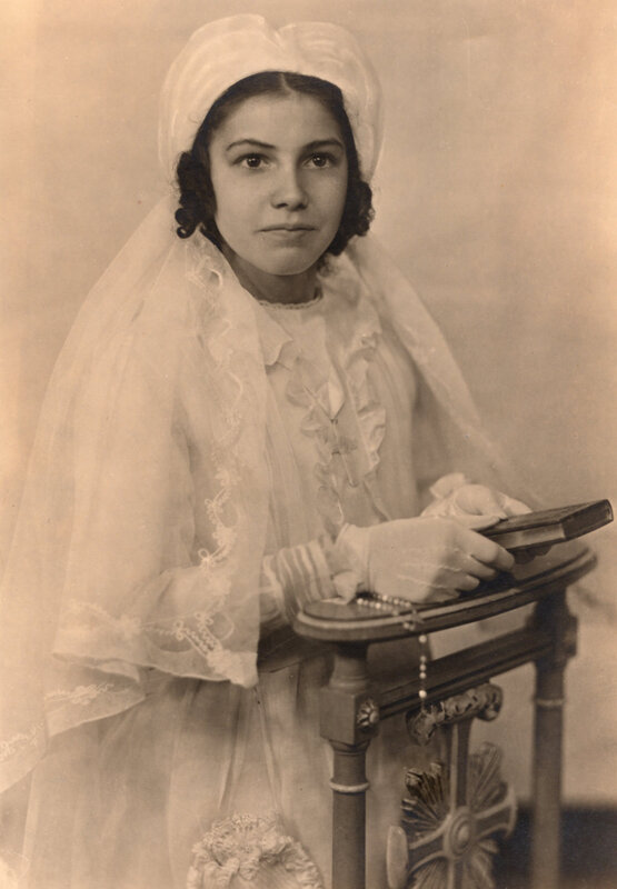 Monique Lesquoy, juin 1946
