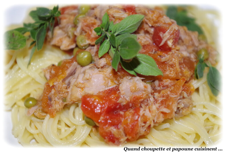 spaghettis à la sauce tomate, aux petits pois et au thon-6538