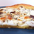 Pizza poulet champignons et mozzarella