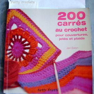 livre_200_carr_s_au_crochet