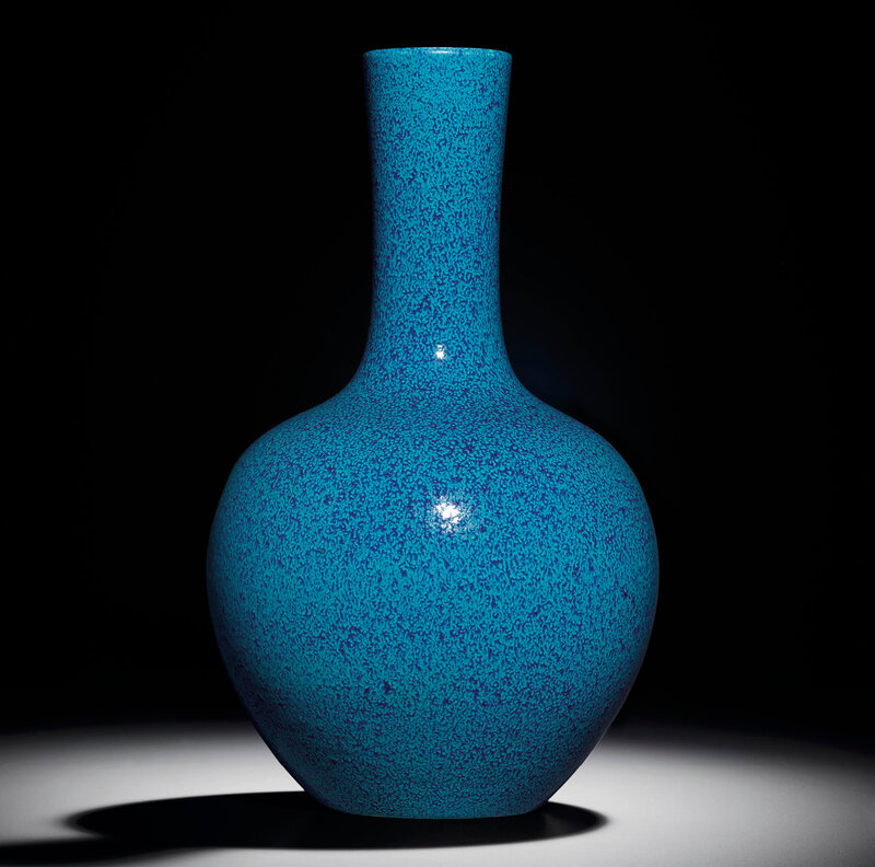 2013_HGK_03263_3512_000(a_robins-egg-glazed_bottle_vase_qing_dynasty_18th_century)