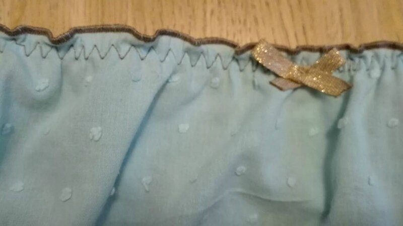 Culotte CHARLOTTE en voile de coton ciel - noeud or - taille M (2)