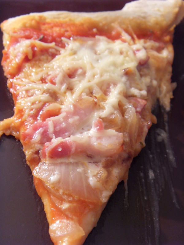 PIZZA LARDONSOIGNONS CRÈME FRAÎCHE Dans ma cuisine