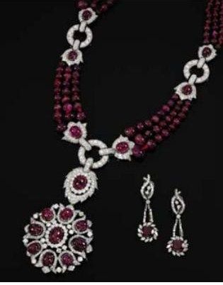 collier_broche_en_rubis_et_diamants_des_ann_es_1970