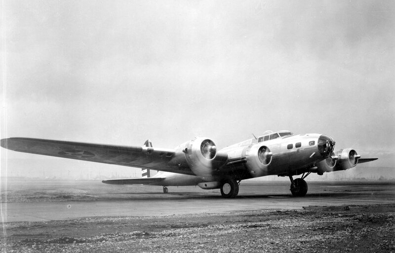 Ci-dessus: Un B-17D au point fixe le 7 février 1941