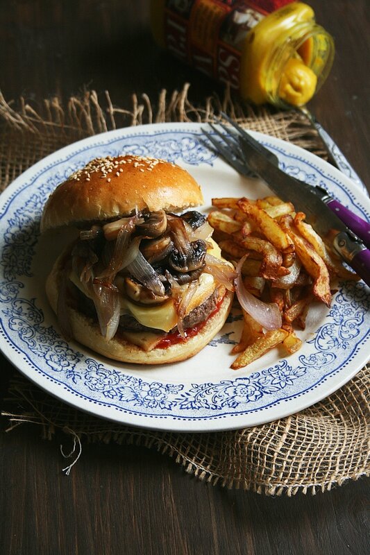 Burger raclette champignons échalote - passion culinaire Minouhka