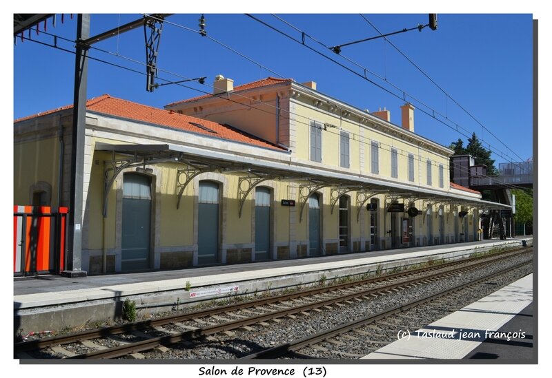 Les gares de France et leurs infrastructures ferroviaires.