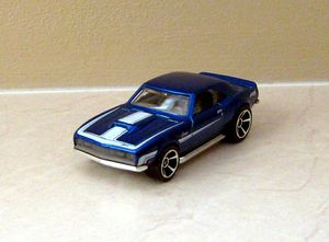 Chevrolet camaro copo coupé de 1968 de chez Hotwheels (2010) 01
