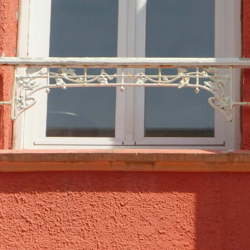 a FENETRES PORTES FLEURIES38