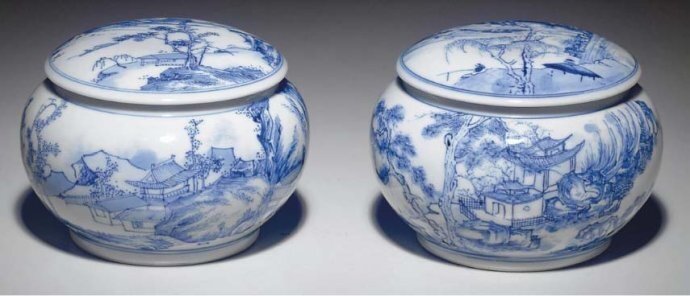 A_rare_pair_of_blue_and_white_weiqi_counter_boxes_and_covers__Transitional_period__circa_1645_1655_