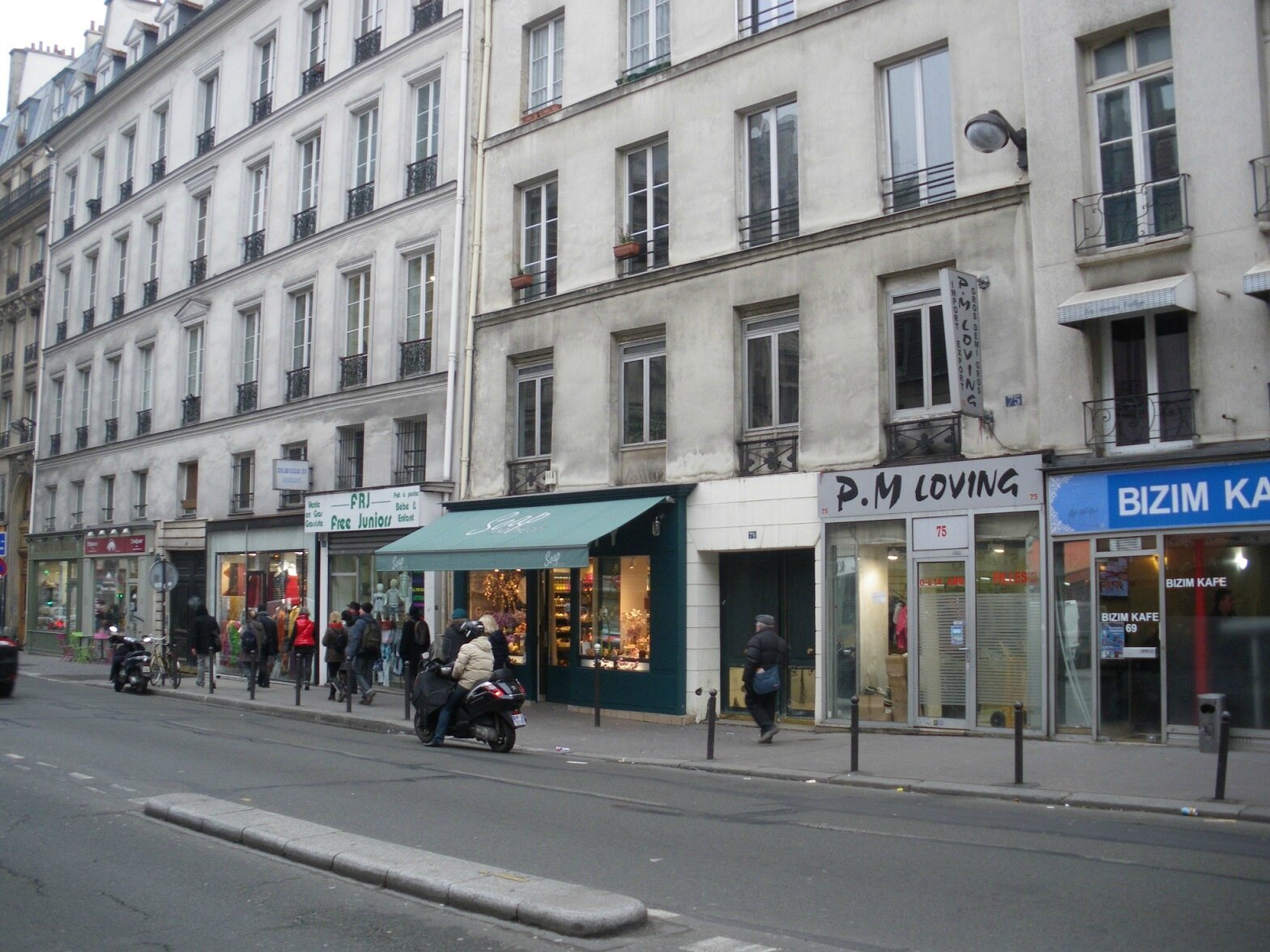 La rue Faubourg SaintMartin en pleine mutation Locaux commerciaux à louer 75010