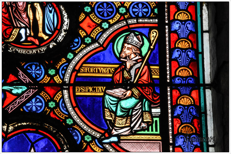 fortunat évêque de Poitiers compose la vie de sainte Radegonde