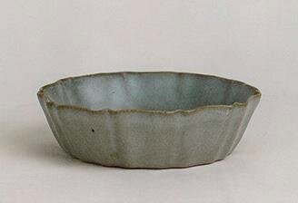A Guan mallow-shaped brush washer, Southern Song dynasty (1127-1279)
