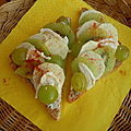 Cröstinis {courgettes-chèvre-kiwi-raisins}