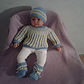 Tricot brassière, bonnet ,chaussons 