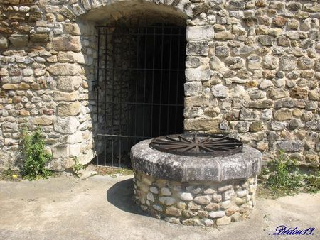 visan_place_du_chateau_281