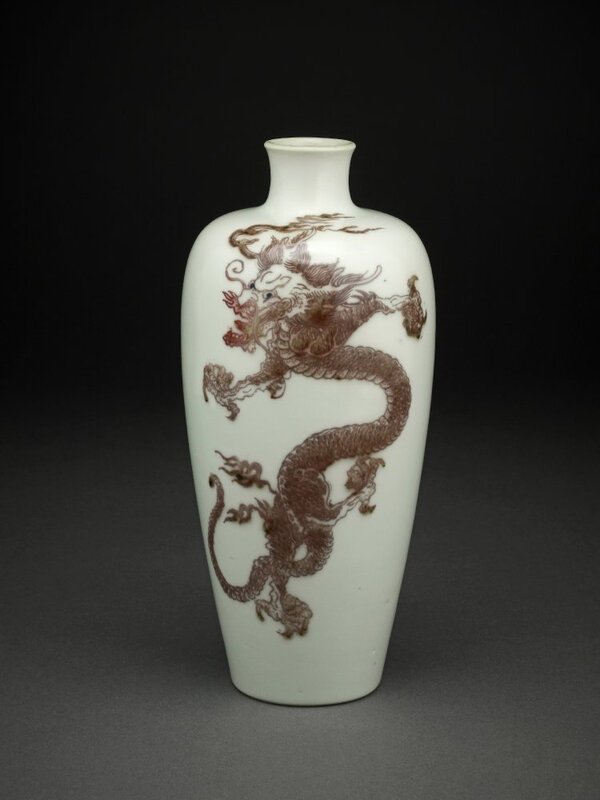 Vase with two vertical five-clawed dragons, Qing dynasty, Kangxi mark and period, AD 1662–1722