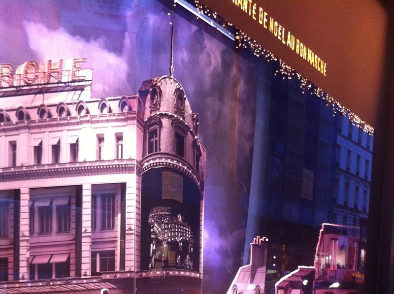 J'ai Envie De Toi Theatre De La Tour Eiffel // Les jolies vitrines de Noël 2012- LE BON MARCHE - Ah non pas elle