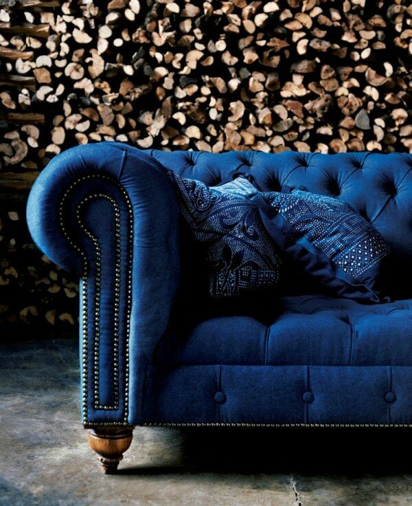 canape-chesterfield-velours-bleu