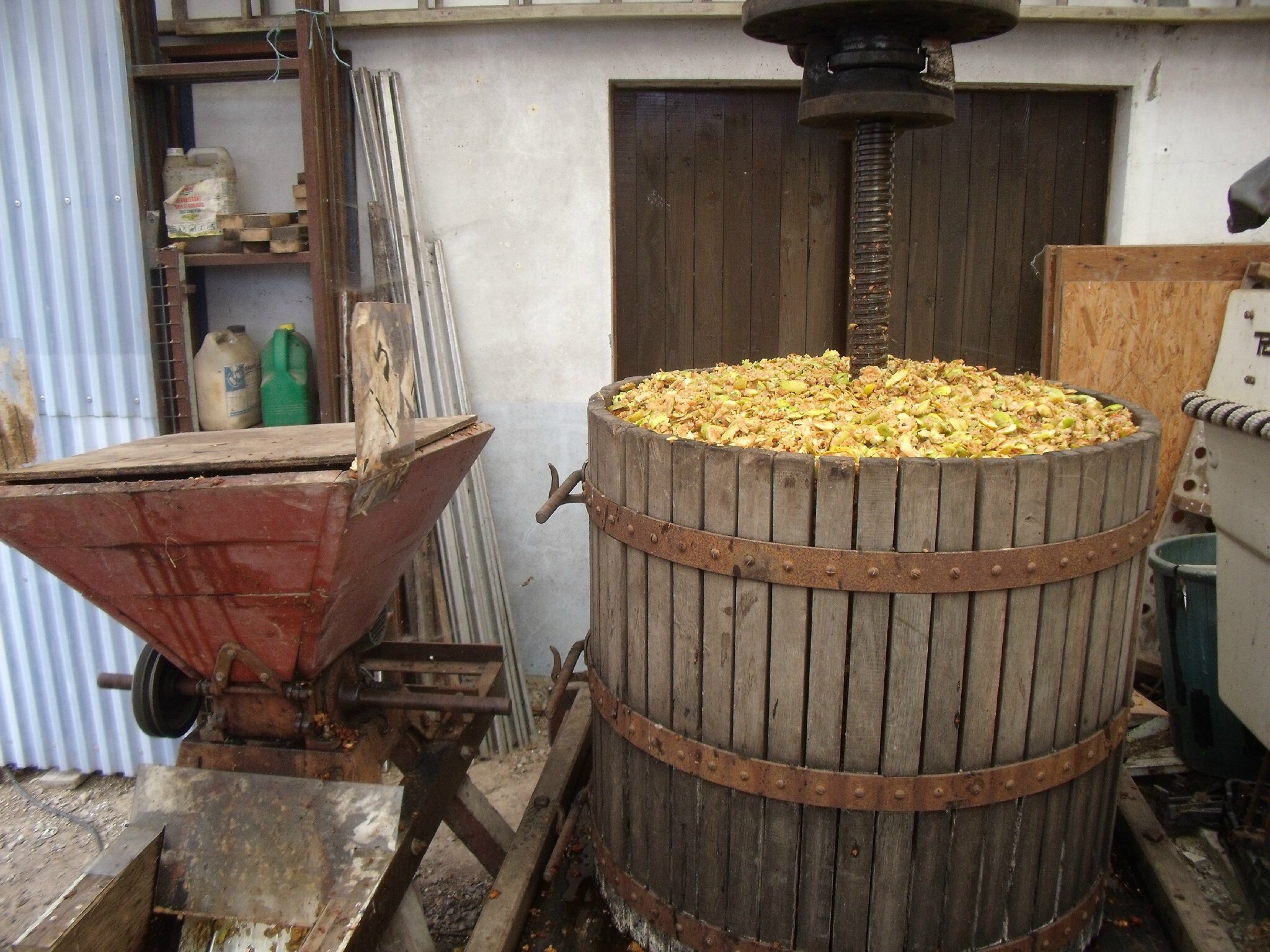 Fabrication du cidre à l'ancienne en Normandie. Mamyveline's blog Fabrication du cidre à l'ancienne en Normandie. Mamyveline's blog