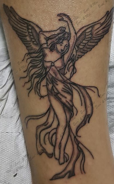 dauphin, disney, fantasy, fleurs, fée, féminin, japonais, kawaii, kiss, licorne, love, princesse, tatoo, tatoo manga, tatoo old school, tatouage, voodoo