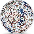 An exceptional large wucai 'dragon' dish, mark and period of wanli (1573-1619)